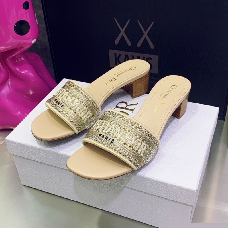ch**an D*or slippers